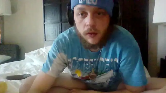 alejandro69420 online show from April 3, 2026, 3:21 pm