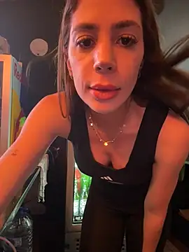 zelyramonvielly online show from March 25, 2026, 11:00 pm