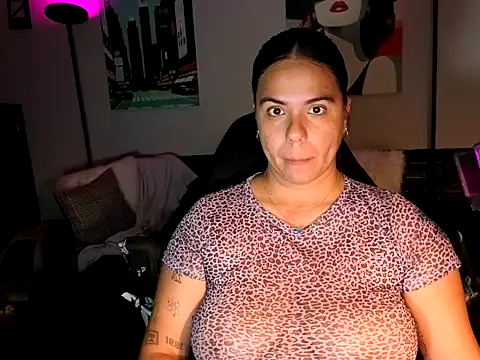 HannaJonns online show from April 22, 2026, 9:33 am