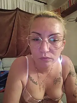 Snapshot of pamela661 chatting on May 12, 2026, 9:56 pm pamela661 online show from May 12, 2026, 9:56 pm