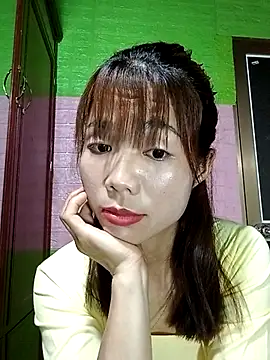 AmyLinee01 online show from April 2, 2026, 2:26 pm