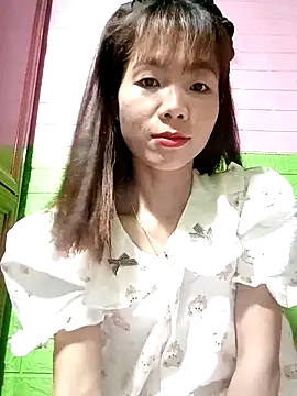 AmyLinee01 online show from May 11, 2026, 10:54 am