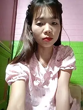 AmyLinee01 online show from May 14, 2026, 10:44 am