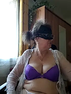 Snapshot of Chrismaturefrench chatting on March 25, 2026, 4:02 pm Chrismaturefrench online show from March 25, 2026, 4:02 pm