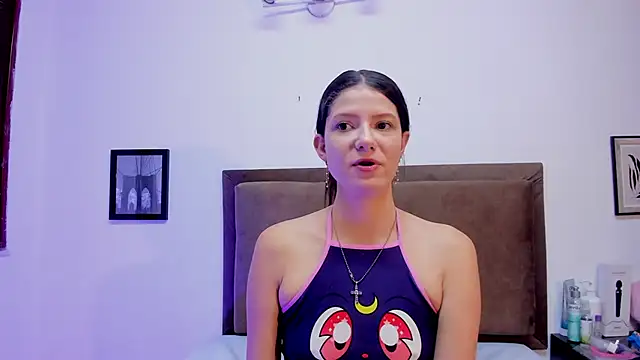 Snapshot of sofy_bonnet1 chatting on June 8, 2026, 12:05 pm sofy bonnet1 online show from June 8, 2026, 12:05 pm