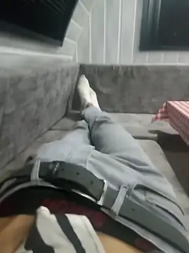 ferdi353535 online show from April 27, 2026, 8:18 pm