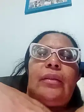 sexymomsn online show from April 3, 2026, 11:47 pm
