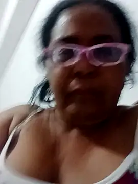 sexymomsn online show from June 12, 2026, 12:37 pm