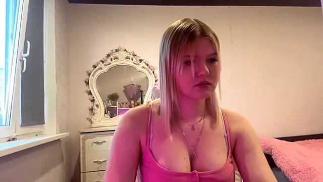 SweettAnny online show from May 15, 2026, 5:09 pm