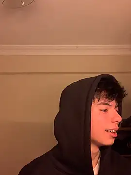 Beratylmamss online show from March 21, 2026, 9:40 pm