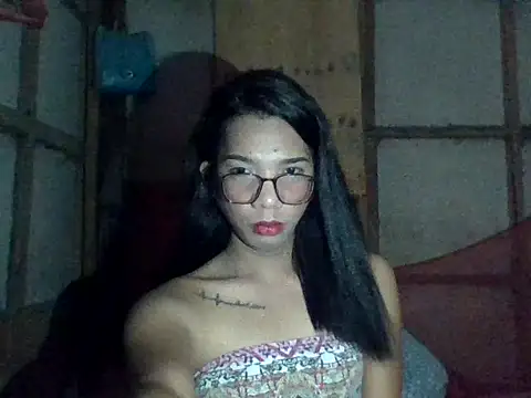 Snapshot of Lady_trix01 chatting on April 16, 2026, 6:03 am Lady trix01 online show from April 16, 2026, 6:03 am