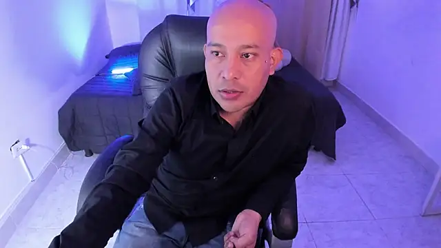 Takumii boy online show from March 22, 2026, 5:33 am