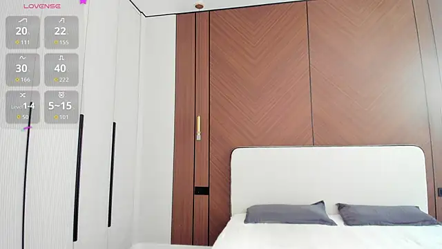 Snapshot of Takanasin chatting on June 2, 2026, 9:33 am Takanasin online show from June 2, 2026, 9:33 am