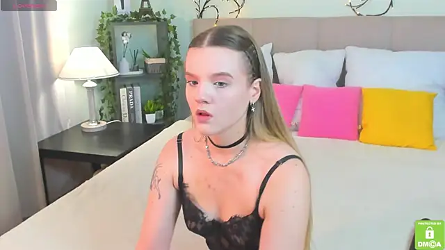 Snapshot of Emma_peach chatting on August 8, 2026, 7:32 am Emma peach online show from August 8, 2026, 7:32 am