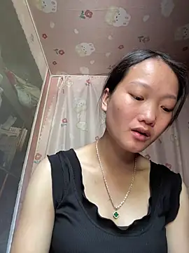 Jolinie online show from April 13, 2026, 4:18 am