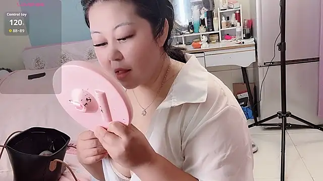 Snapshot of zhenzhen_bb chatting on April 9, 2026, 6:19 am zhenzhen bb online show from April 9, 2026, 6:19 am