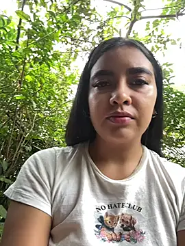 HaileyBiieber online show from April 10, 2026, 2:44 pm