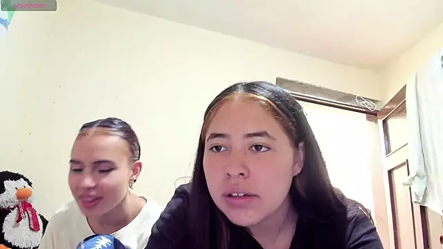 Snapshot of Lauxury_H chatting on May 21, 2026, 7:21 pm Lauxury H online show from May 21, 2026, 7:21 pm
