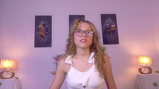 lia valmont 01 online show from June 13, 2026, 7:12 pm