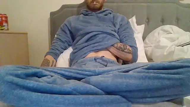 feetlovrr94 online show from April 10, 2026, 11:09 pm