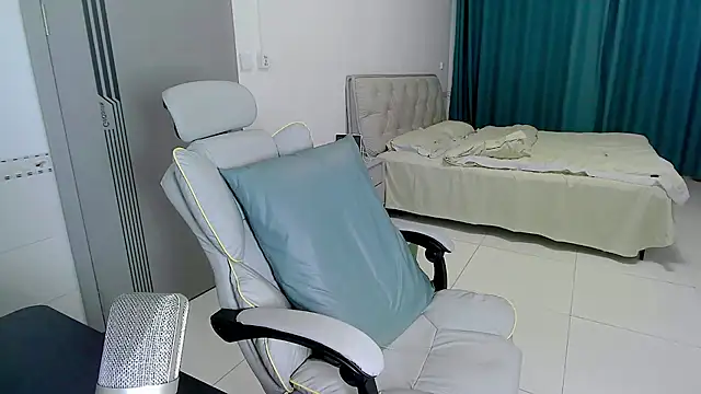zzzzppp3 online show from August 7, 2026, 1:02 pm