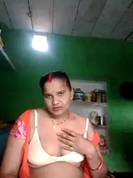 Snapshot of Shivani09900 chatting on June 14, 2026, 2:46 am Shivani09900 online show from June 14, 2026, 2:46 am