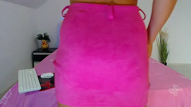 sexxydeea online show from August 6, 2026, 7:54 am