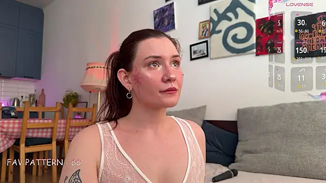 AurikTrix online show from June 16, 2026, 1:52 am
