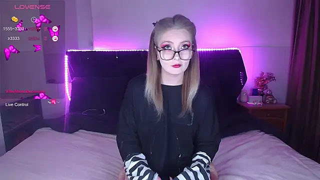 ammyska online show from April 6, 2026, 2:42 am