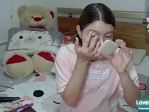 Snapshot of honey-blossom chatting on March 30, 2026, 9:21 am honey-blossom online show from March 30, 2026, 9:21 am