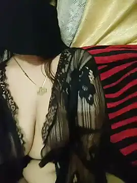 Yasmin Oh online show from May 3, 2026, 10:16 pm