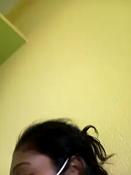 bannerjeesneha20 online show from April 7, 2026, 2:01 am