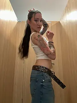 Snapshot of SaintSquirt chatting on June 17, 2026, 10:39 am SaintSquirt online show from June 17, 2026, 10:39 am