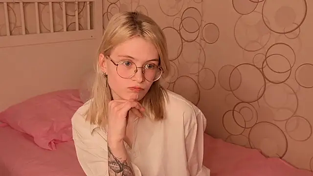 CarleySuski online show from March 28, 2026, 5:07 am