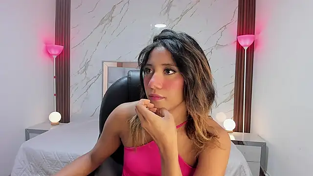 EsperanzaMora online show from April 23, 2026, 12:29 pm