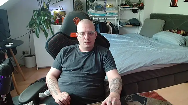 Oderwattboy online show from May 24, 2026, 8:19 am