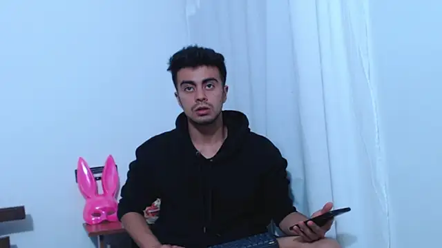 santiago luxx online show from March 24, 2026, 12:04 am