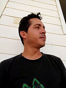 Gabriel leon33 online show from May 11, 2026, 7:00 pm
