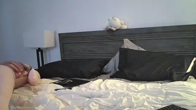 Cutecamboy4you online show from April 13, 2026, 4:34 pm