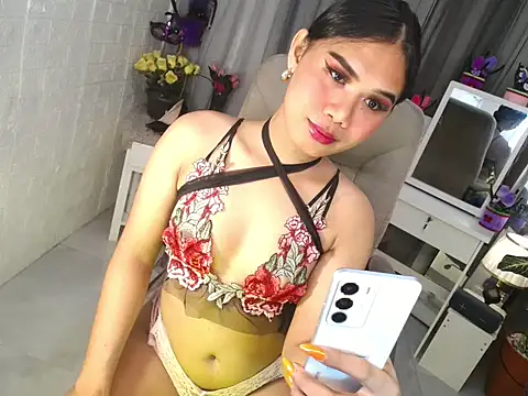 Snapshot of Yourgorgeousmarge chatting on May 14, 2026, 1:45 am Yourgorgeousmarge online show from May 14, 2026, 1:45 am