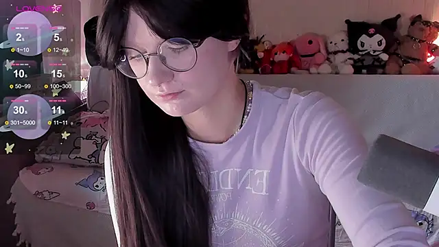 JulietFisher online show from June 22, 2026, 4:31 am