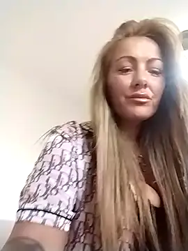 Snapshot of Exotic_ParisX chatting on May 9, 2026, 6:18 am Exotic ParisX online show from May 9, 2026, 6:18 am