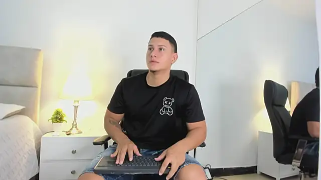 Chriss Diamond online show from May 26, 2026, 9:22 pm