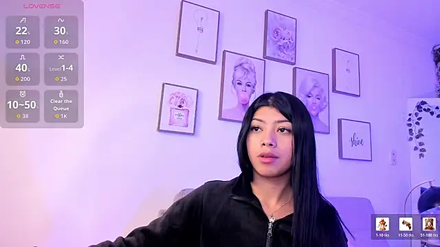 Snapshot of emilydolly_ chatting on April 30, 2026, 10:32 am emilydolly online show from April 30, 2026, 10:32 am
