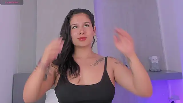 aurarosse  online show from March 25, 2026, 12:22 pm