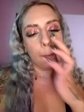 Snapshot of Yiyi_666 chatting on March 31, 2026, 5:35 pm Yiyi 666 online show from March 31, 2026, 5:35 pm