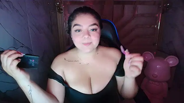 Snapshot of luna__r_ chatting on May 6, 2026, 9:31 pm luna r online show from May 6, 2026, 9:31 pm
