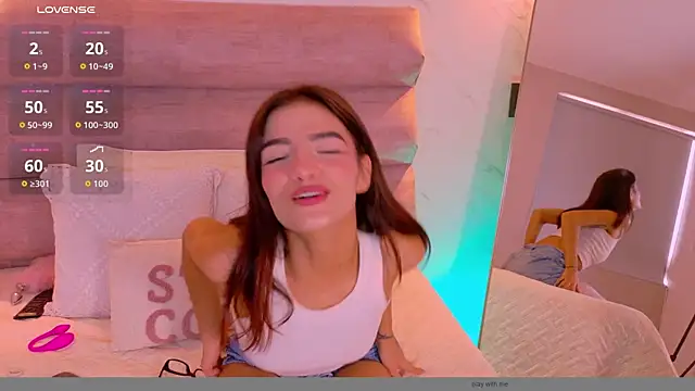 Snapshot of Charlott__18 chatting on July 2, 2026, 2:12 pm Charlott 18 online show from July 2, 2026, 2:12 pm