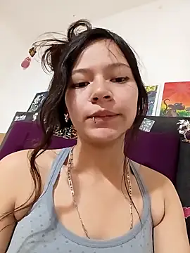 Snapshot of Ninffa_sweet21 chatting on May 8, 2026, 7:19 pm Ninffa sweet21 online show from May 8, 2026, 7:19 pm