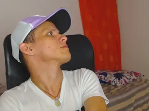 Snapshot of alejandro_stone12 chatting on April 18, 2026, 1:42 am alejandro stone12 online show from April 18, 2026, 1:42 am